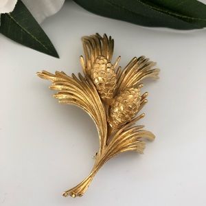 Beautiful pine cone and pine needle~Monet~ brooch